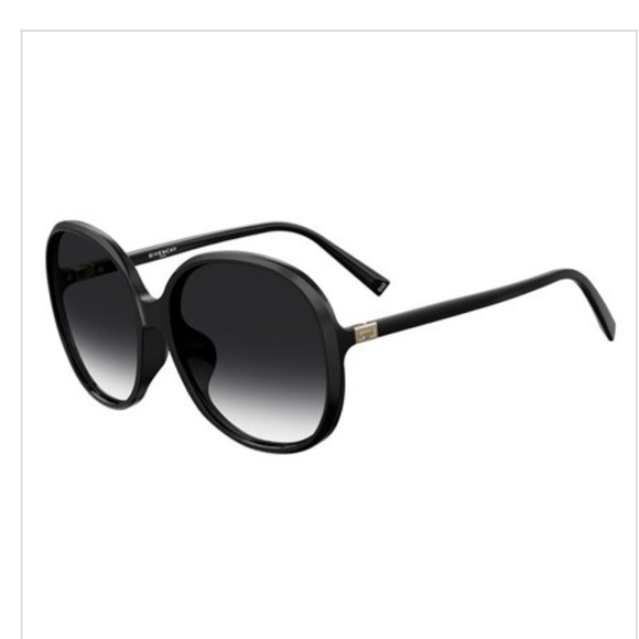 Givenchy Accessories - Givenchy Oversized Black Classic Sunglasses GV 7172/F/S 8079O New in Box